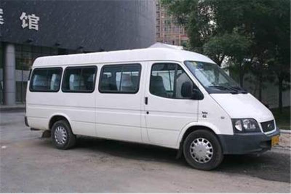 成都旅游包车费用一天多少钱,从成都包车多少钱?